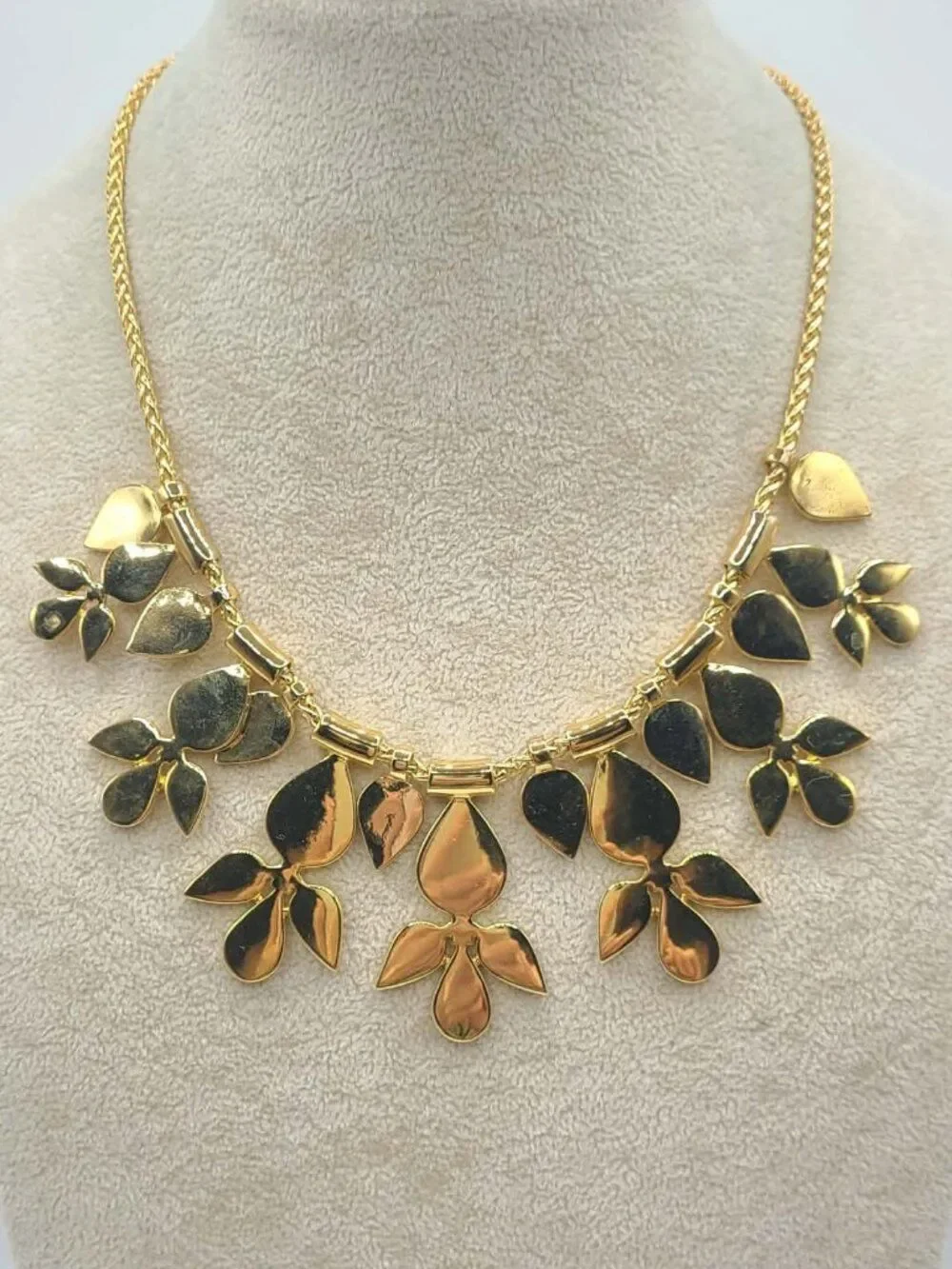 Ann Taylor Gold Tone Flower Necklace
